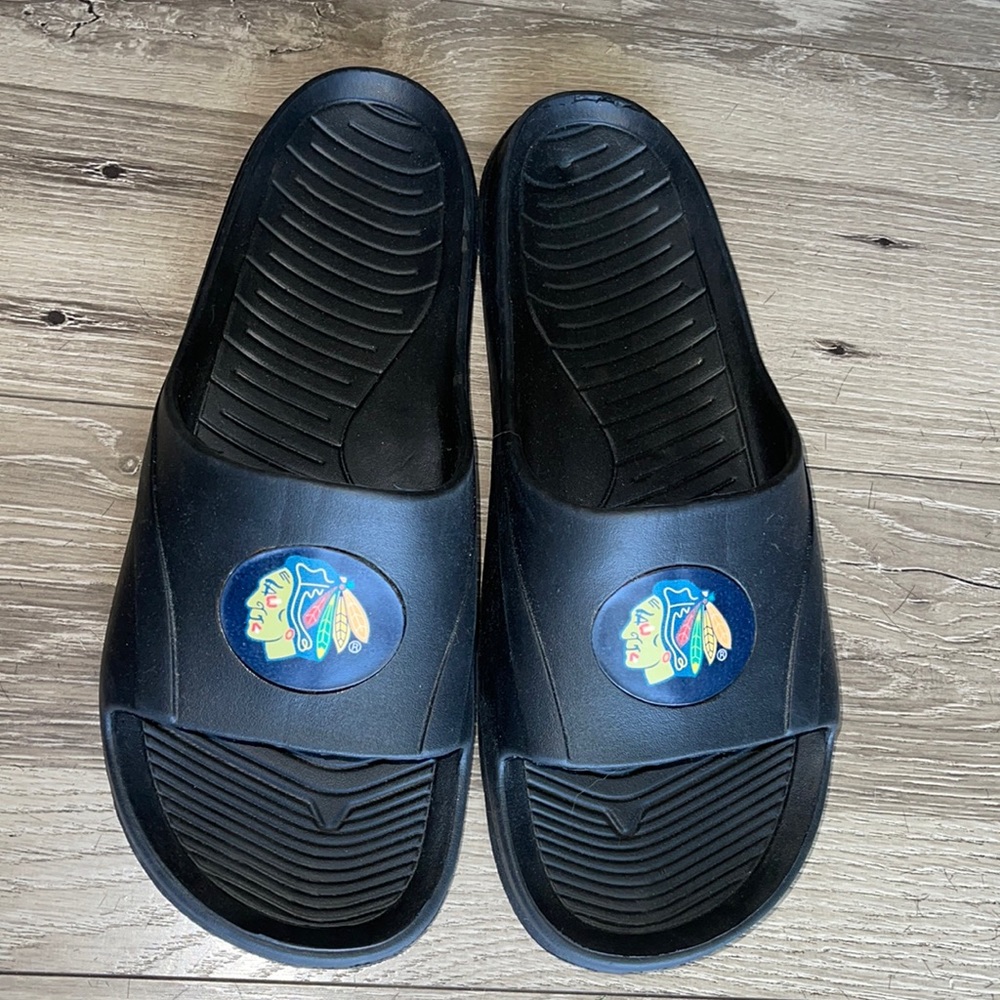 NWOT Black Black Hawk lightweight rubber slip on silippers